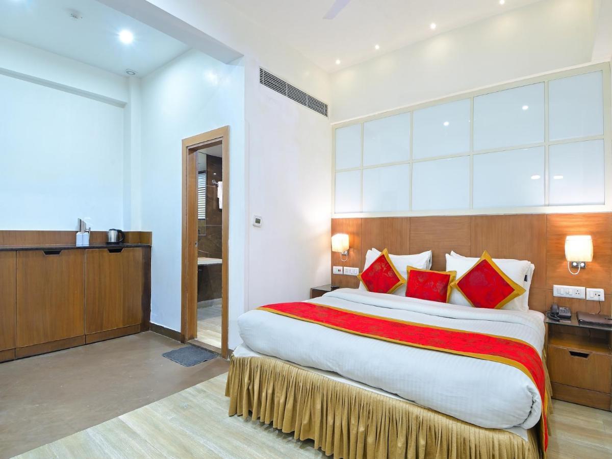 Hotel Hari Piorko - New Delhi Railway Station Exterior photo