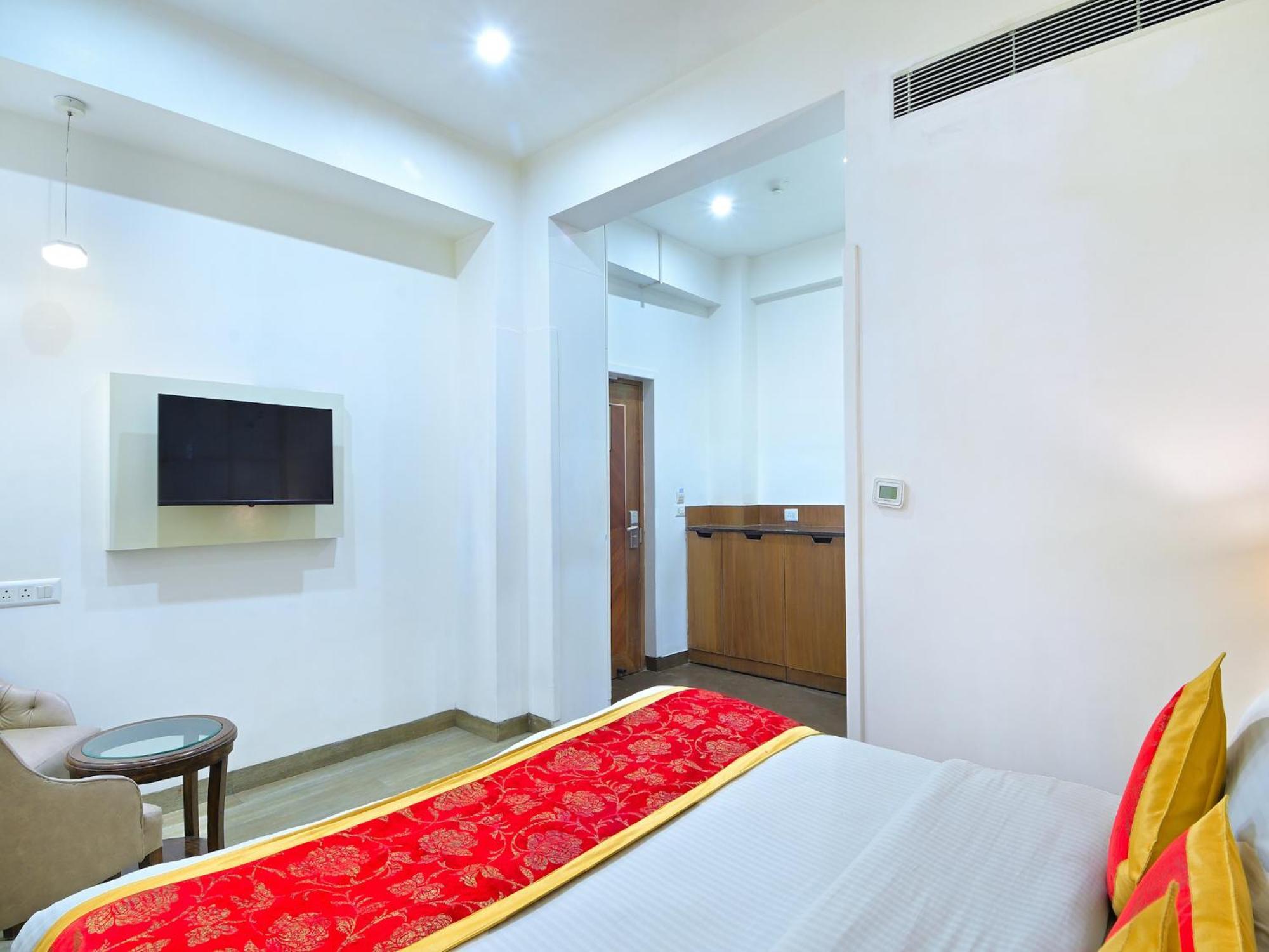 Hotel Hari Piorko - New Delhi Railway Station Exterior photo