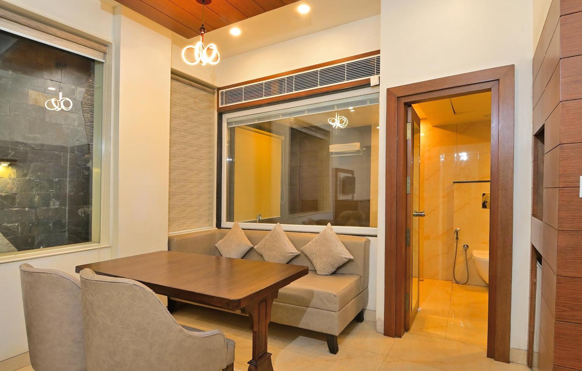 Hotel Hari Piorko - New Delhi Railway Station Exterior photo