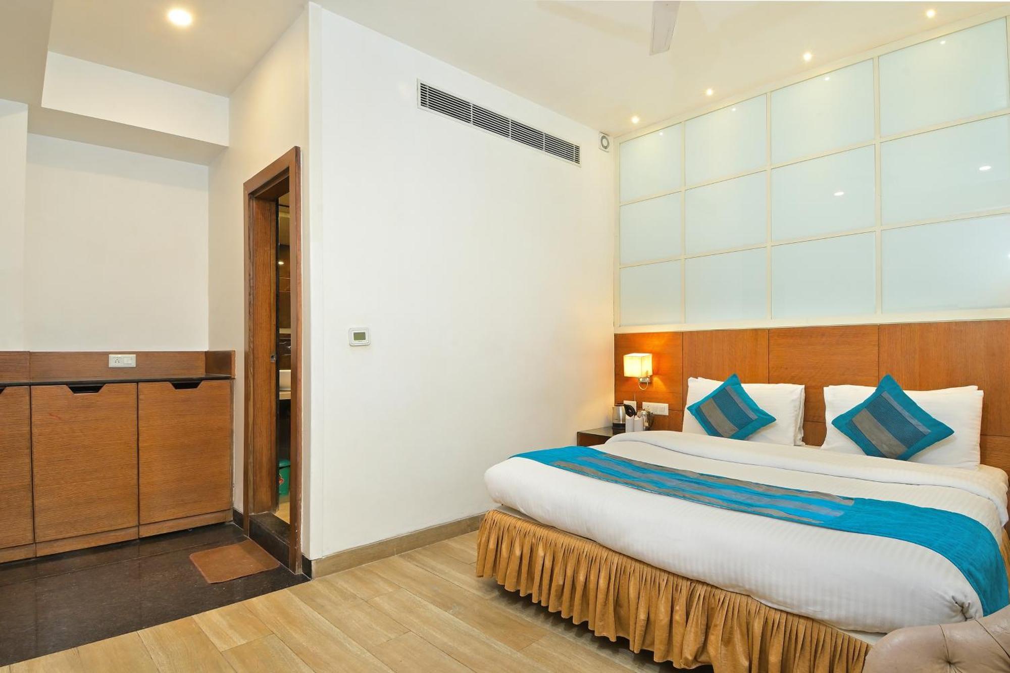 Hotel Hari Piorko - New Delhi Railway Station Exterior photo
